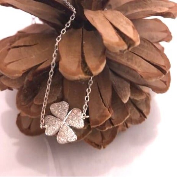 Beautiful Four Leaf Clover Bracelet - Sterling Silver - Picture 1 of 5